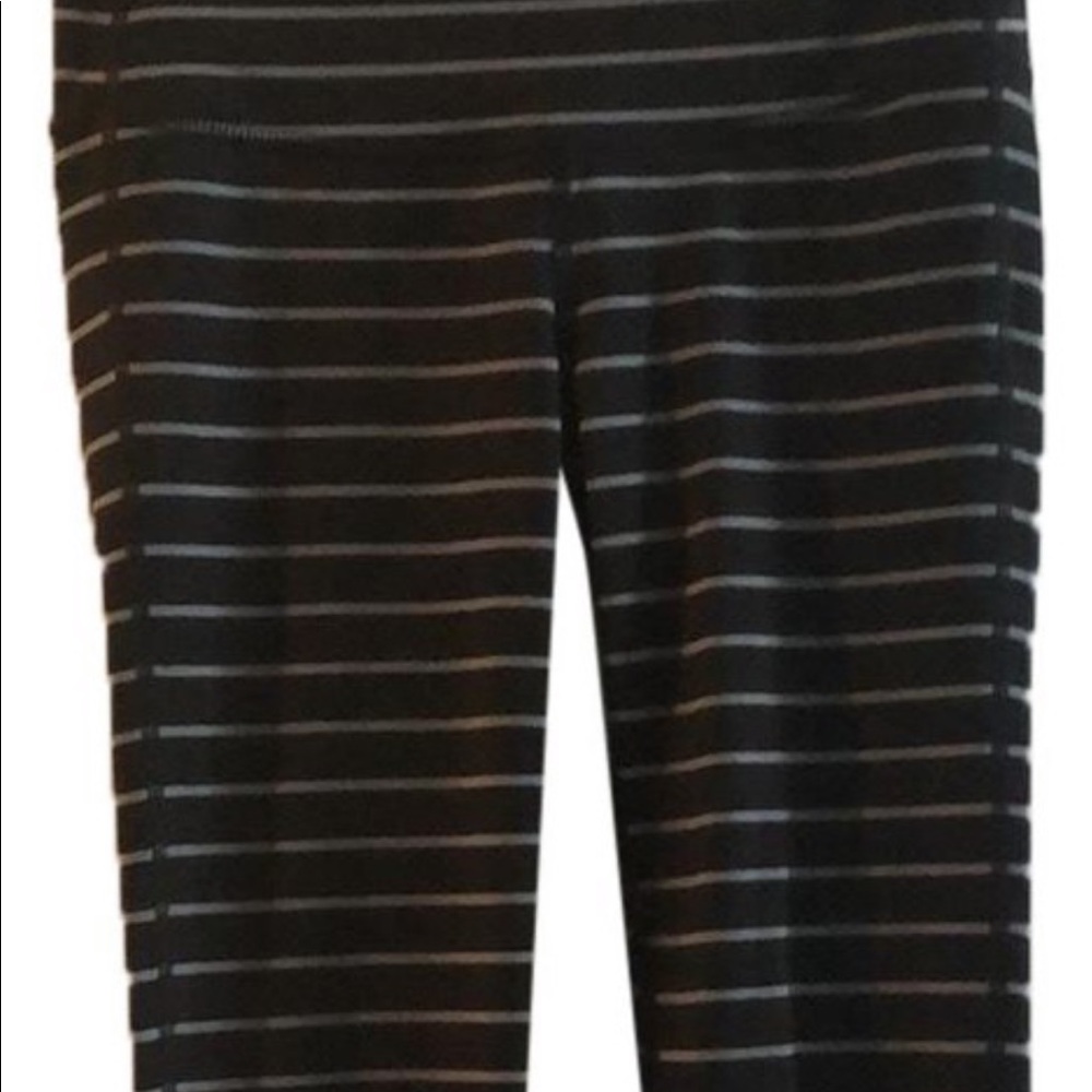 Cropped striped leggings